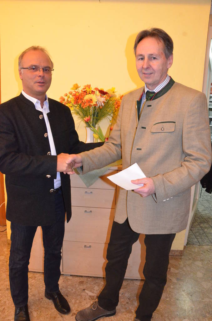 BM gratuliert Vorstand des Fischereivereins M&auml;rz 