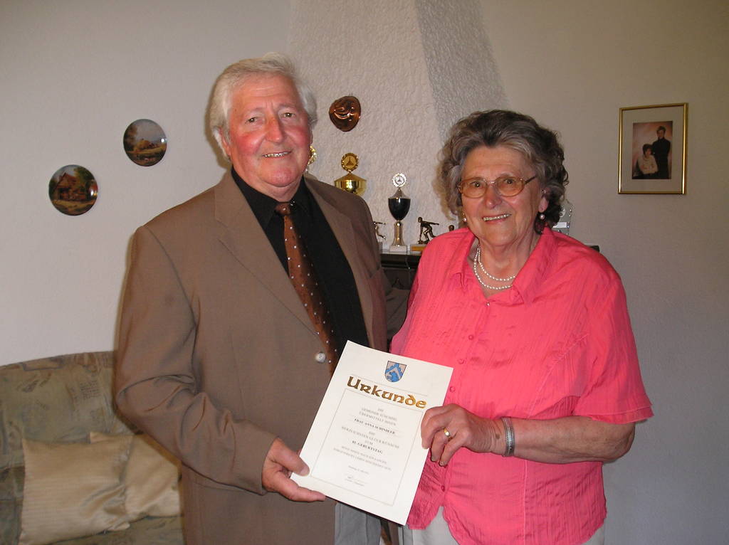 Frau Schindler mit B&uuml;rgermeister Rist