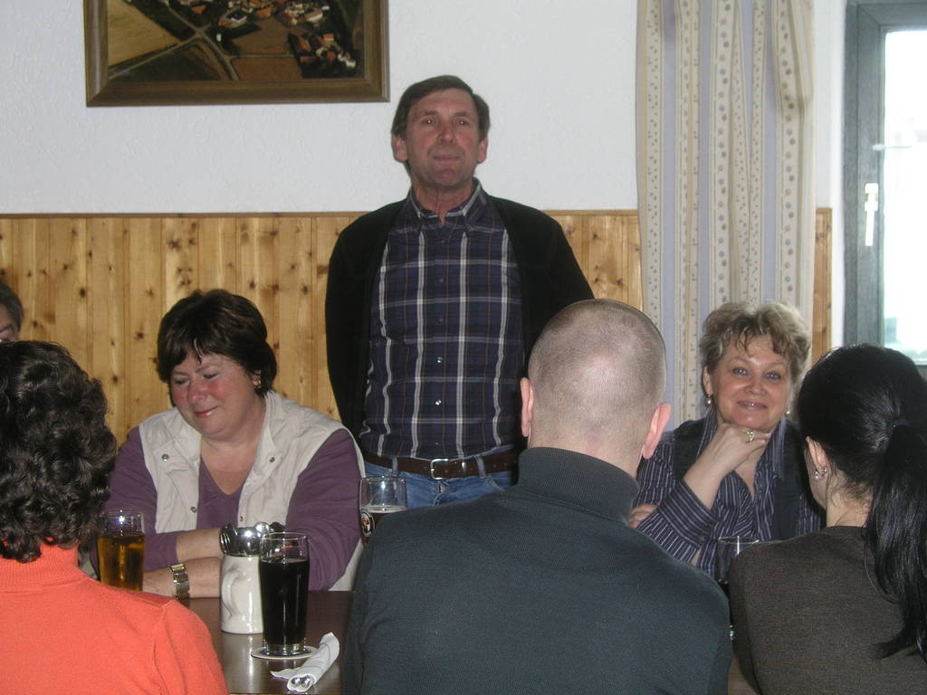 Albert Rominger begrüßt die Gäste