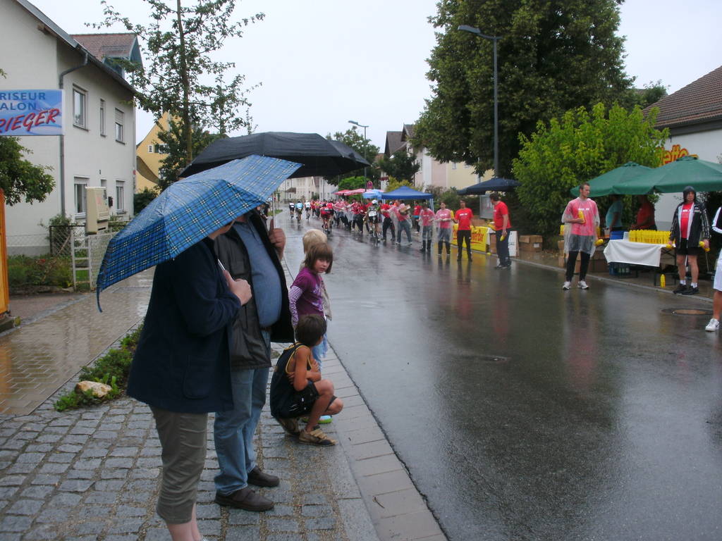 Verpflegungsstation des Sportvereins in S&uuml;nching