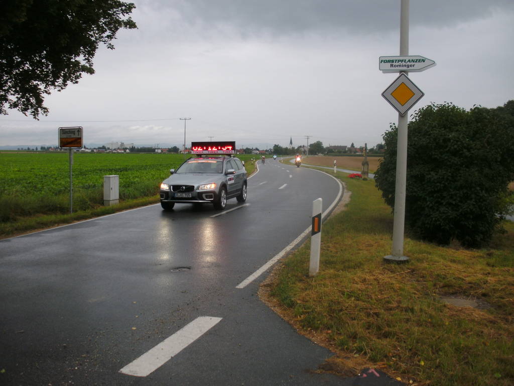 9 Uhr 12 - M. Fachbach f&auml;hrt durch Haidenkofen