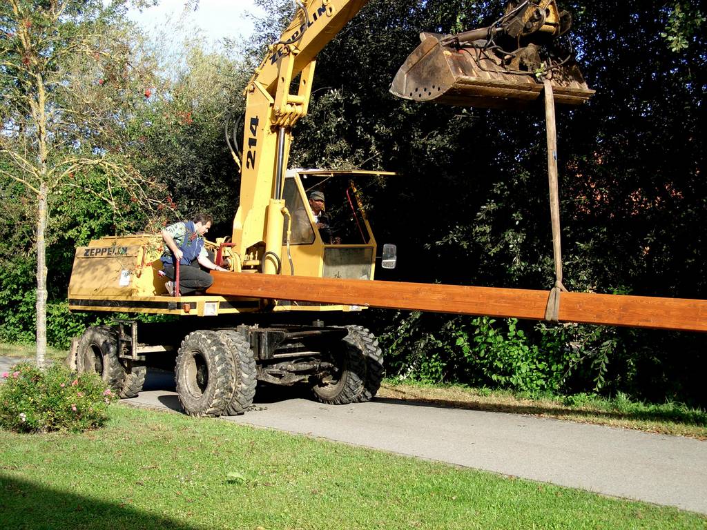 Auch der Bagger kam zum Einsatz